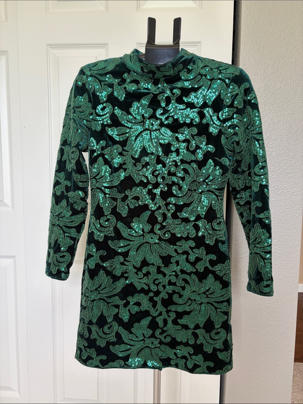 VENUS Emerald Green Sequin Velvet Long Sleeve Dress
